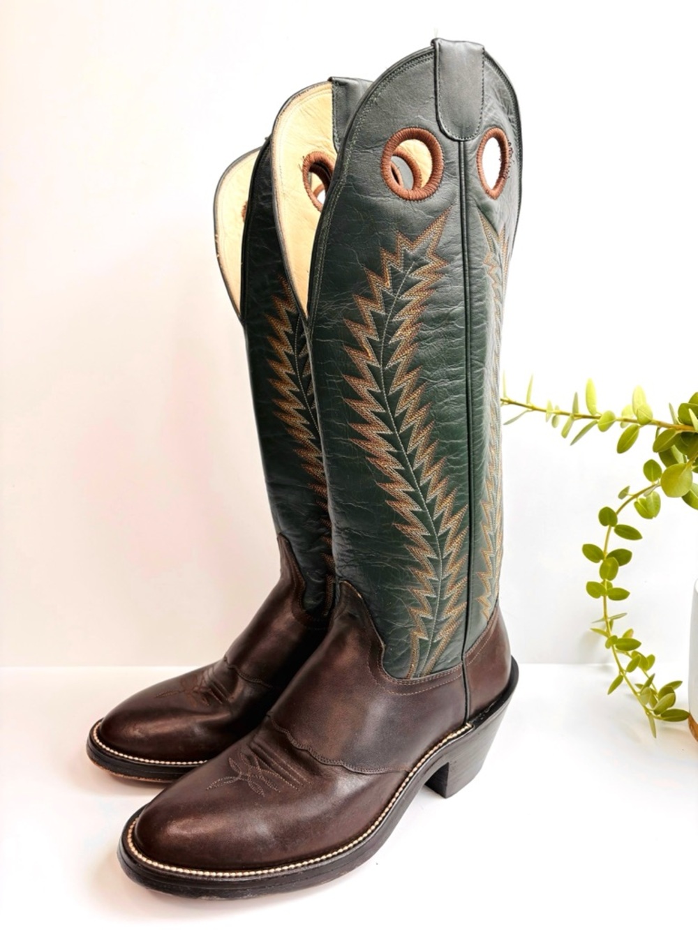 Hondo 2012 Buckaroo Cowboy Boots, Green/Brown, Roper Toe, Men’s Size 9D